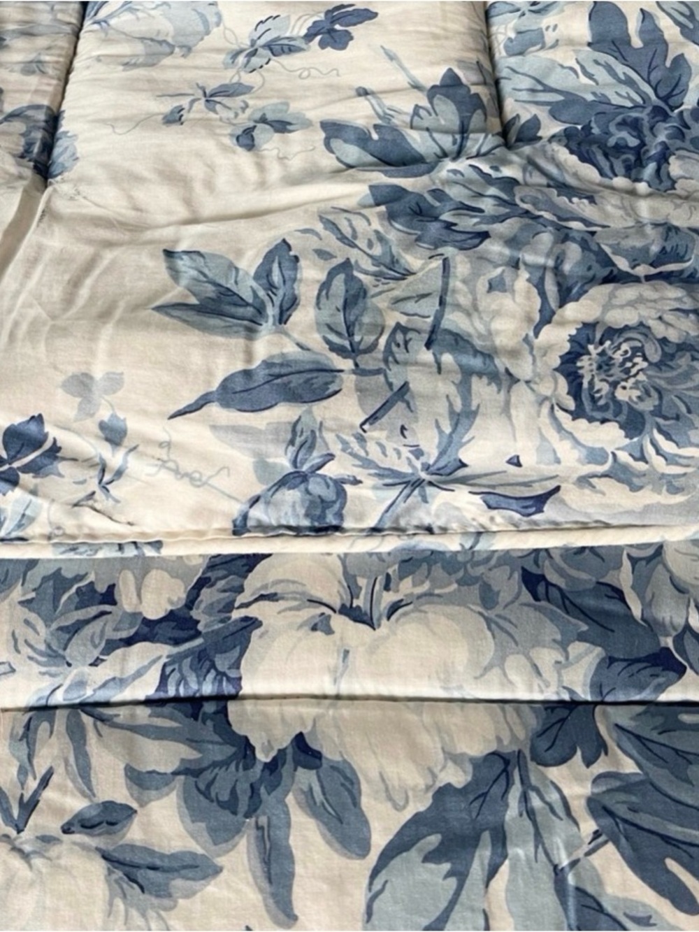 Ralph Lauren Blue and White Floral Comforter RARE! Elsa! - Picture 9 of 9